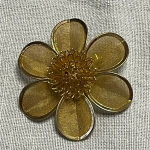 Vintage Gold Mesh Flower Brooch